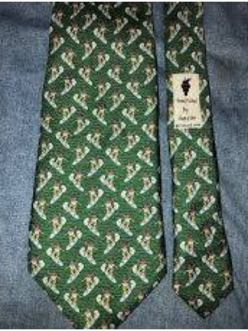 Vintage Vineyard Vines 100% Silk Green Surfing Santa Novelty Tie